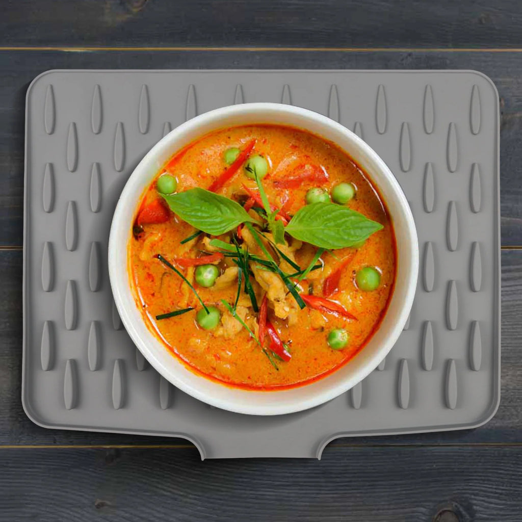 Silicone dish drying mat with tilted draining design